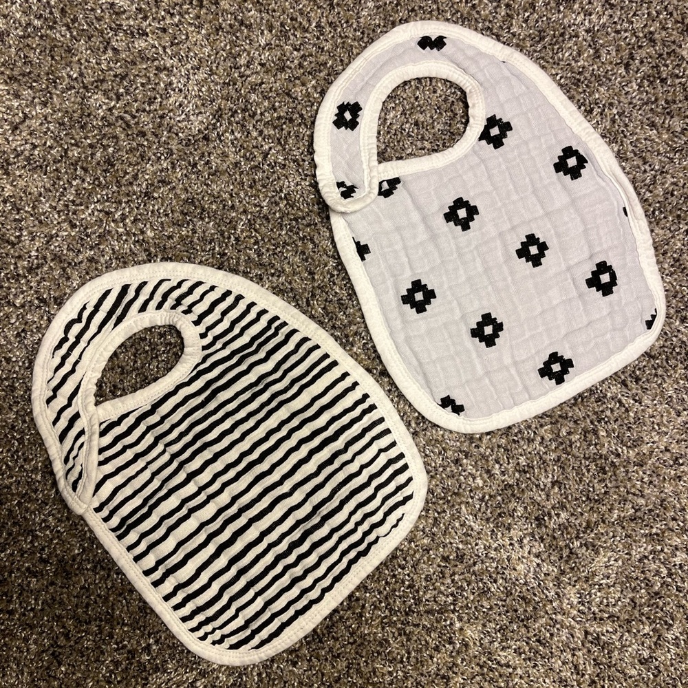 Set of two Aden + Anais bibs (b&w)